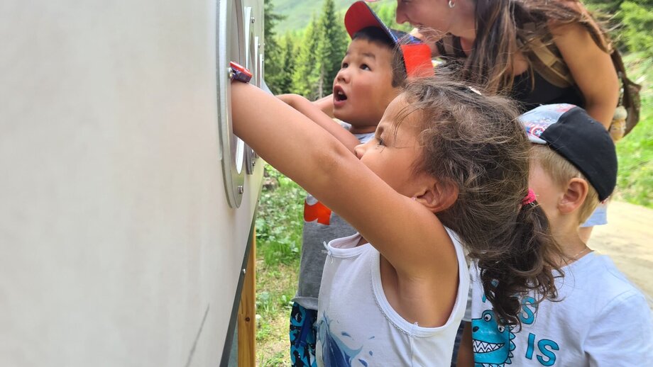 Erlebnisstation beim Fisser Kraft- und Sinnesweg | © © Serfaus-Fiss-Ladis Marketing GmbH