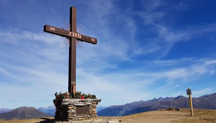 Gipfelkreuz auf dem Schönjoch | © © Serfaus-Fiss-Ladis Marketing GmbH