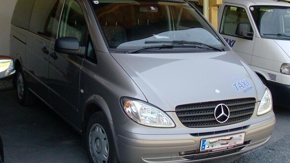 Taxi Mercedes