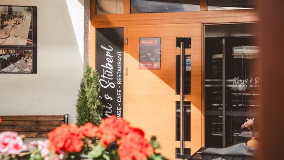 Groß ((c)_LeiterMichael_Stüberl_Terasse-23)